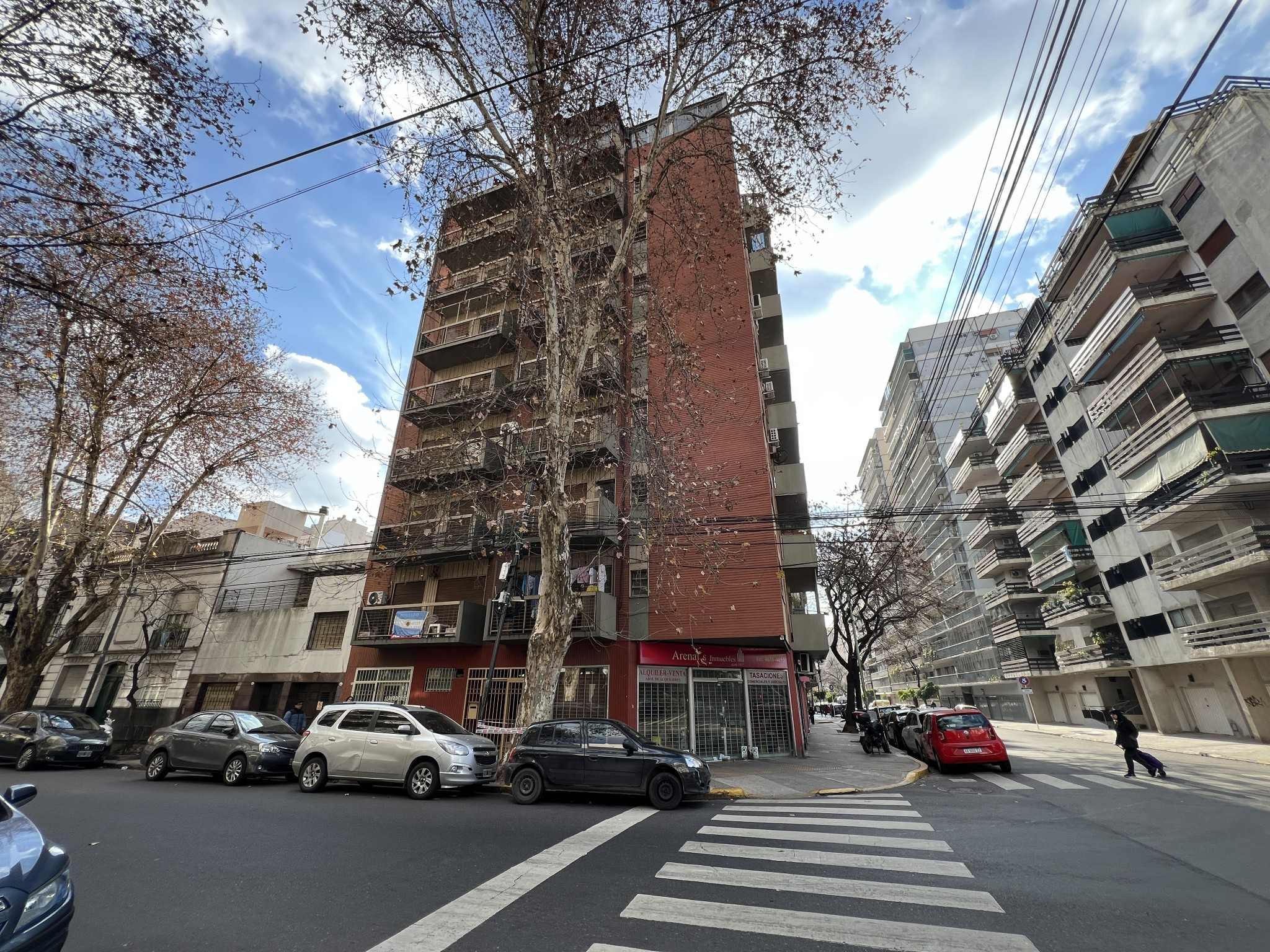 FALCON, RAMON L., CNEL. al 1800 Piso 2 13