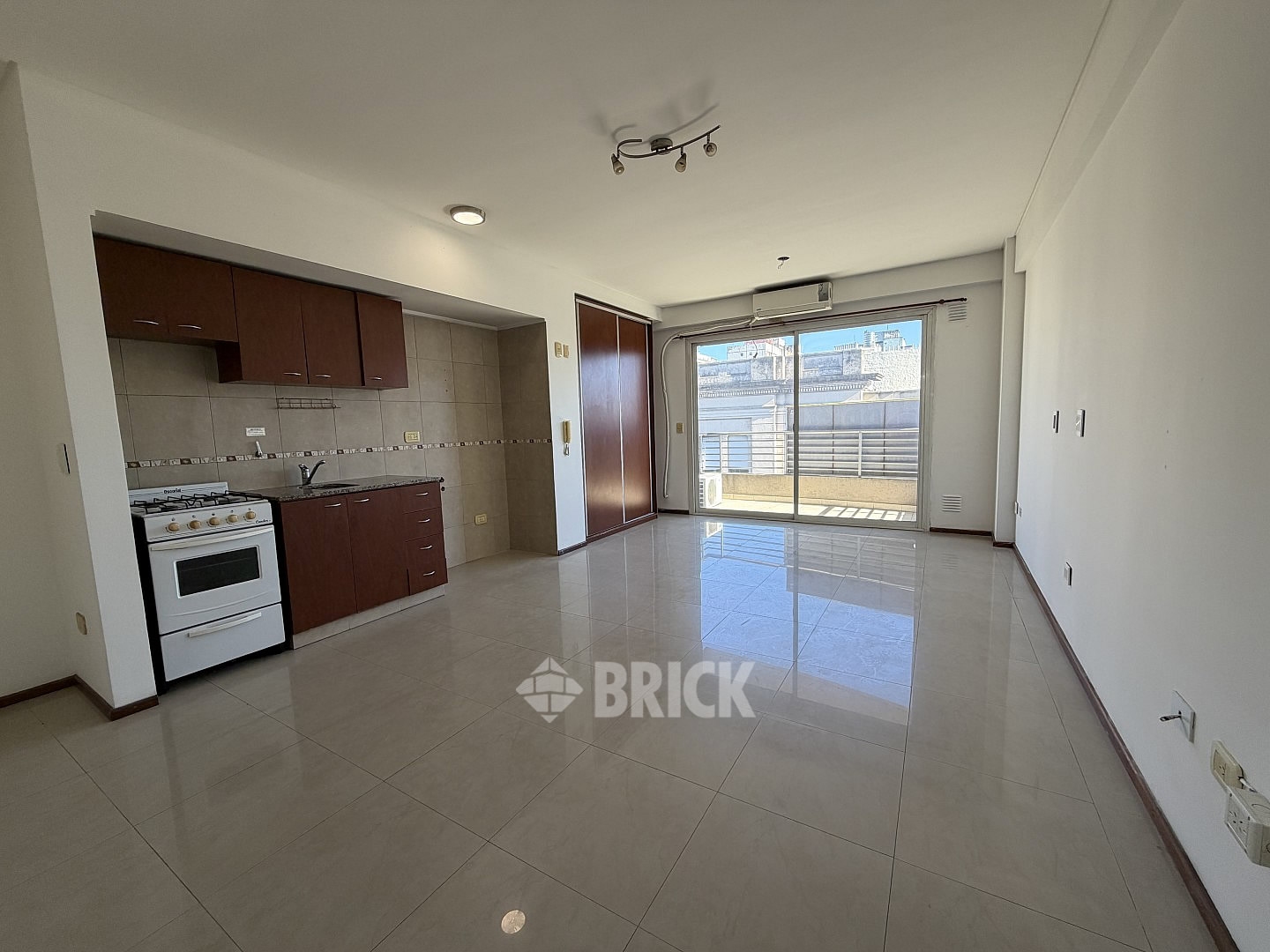 ENTRE RIOS, AV. al 1300 Piso 6 1