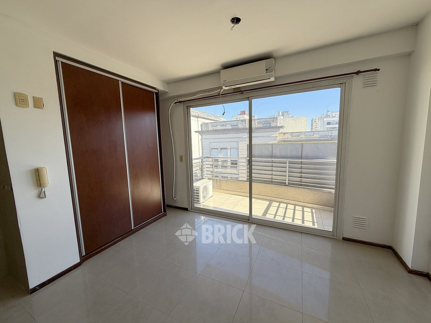 ENTRE RIOS, AV. al 1300 Piso 6 5