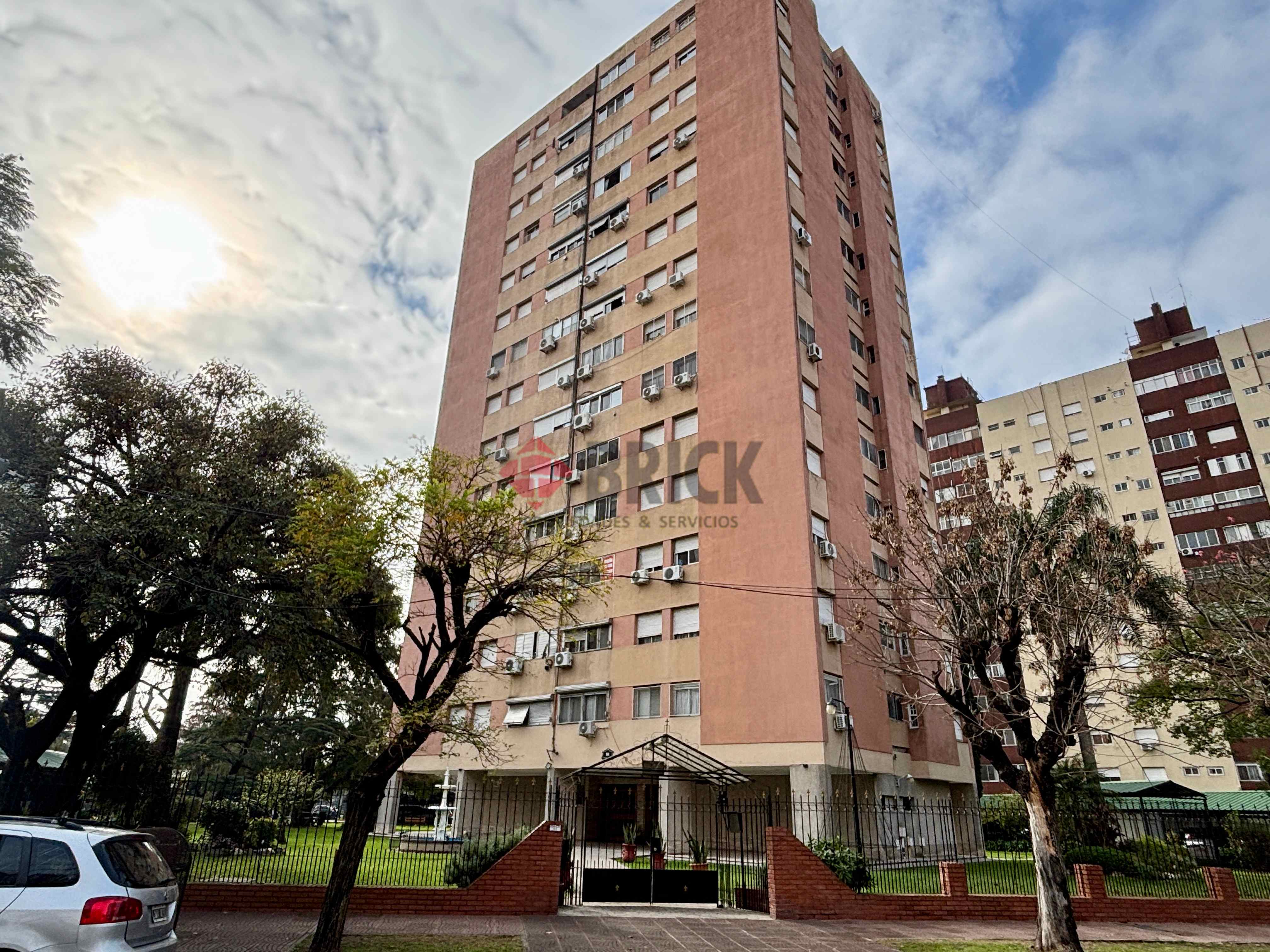 GENERAL PINTOS al 2900 Piso 14 46