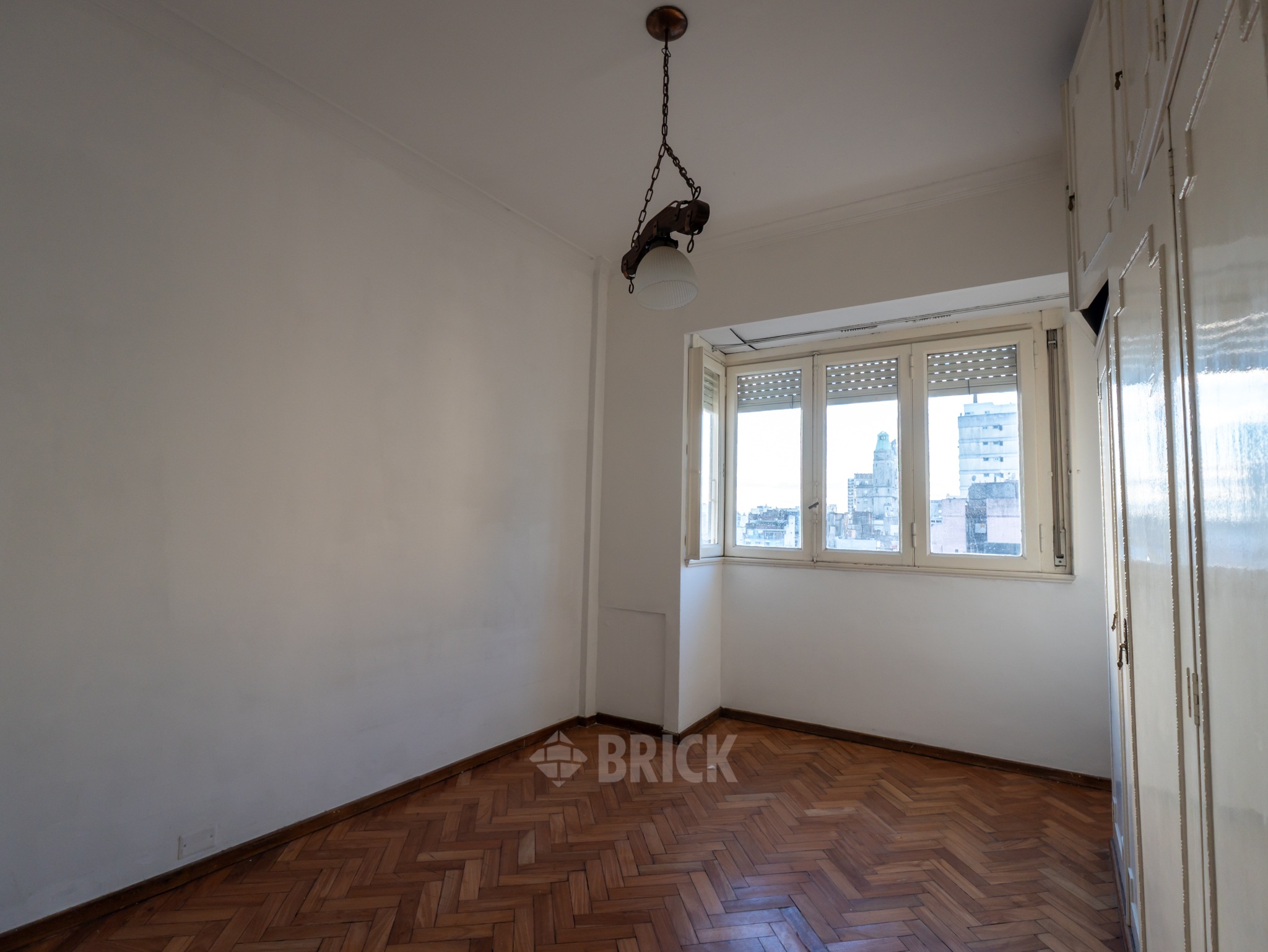 RIVADAVIA, AV. al 2500 Piso 8 6
