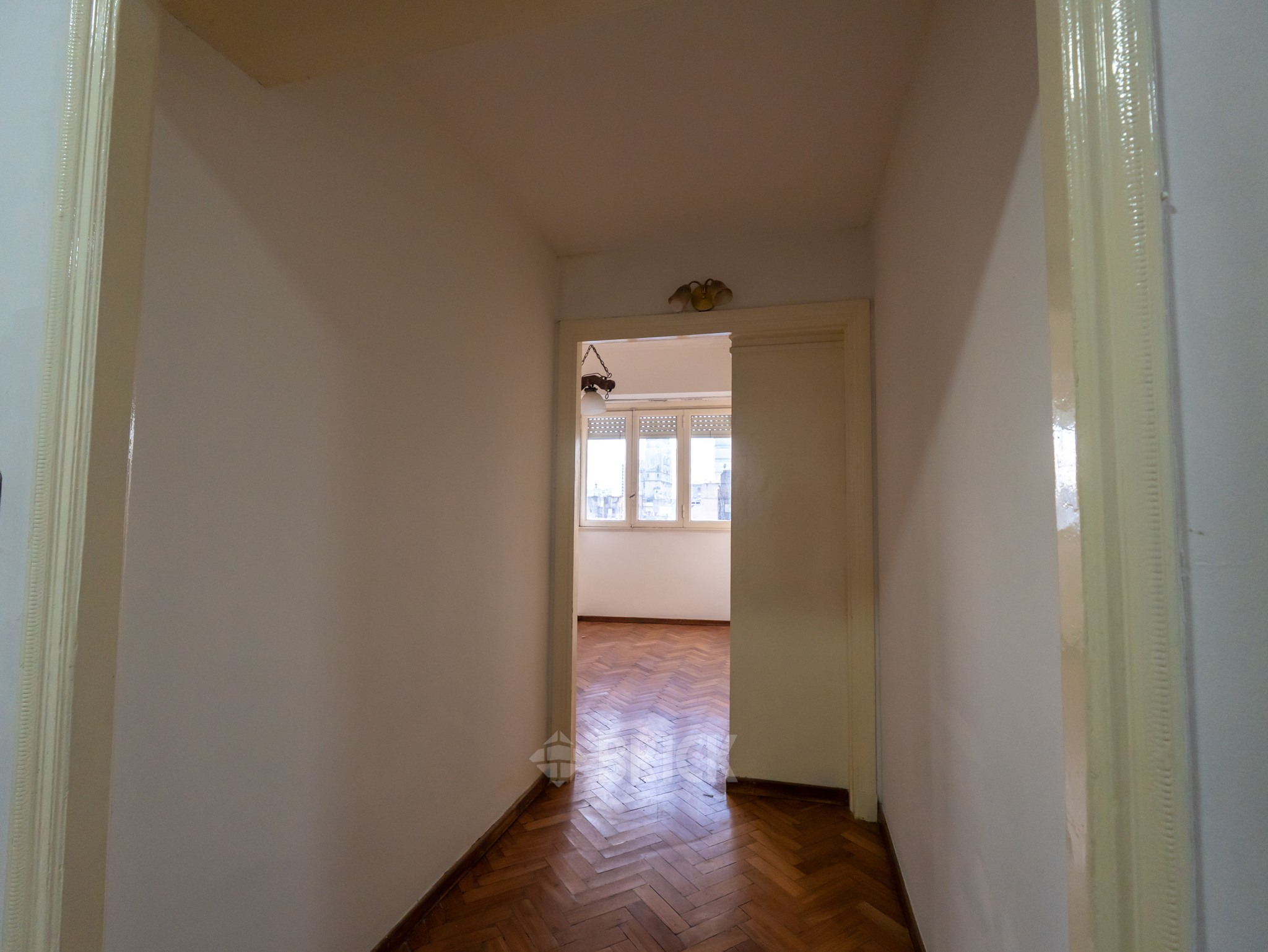 RIVADAVIA, AV. al 2500 Piso 8 5