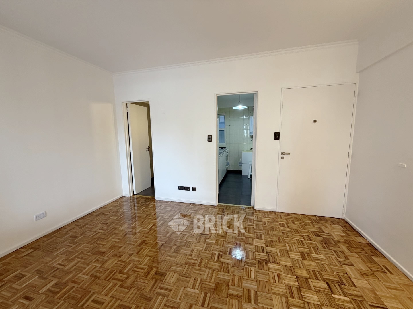 CHENAUT, AV. al 1700 Piso 8 5