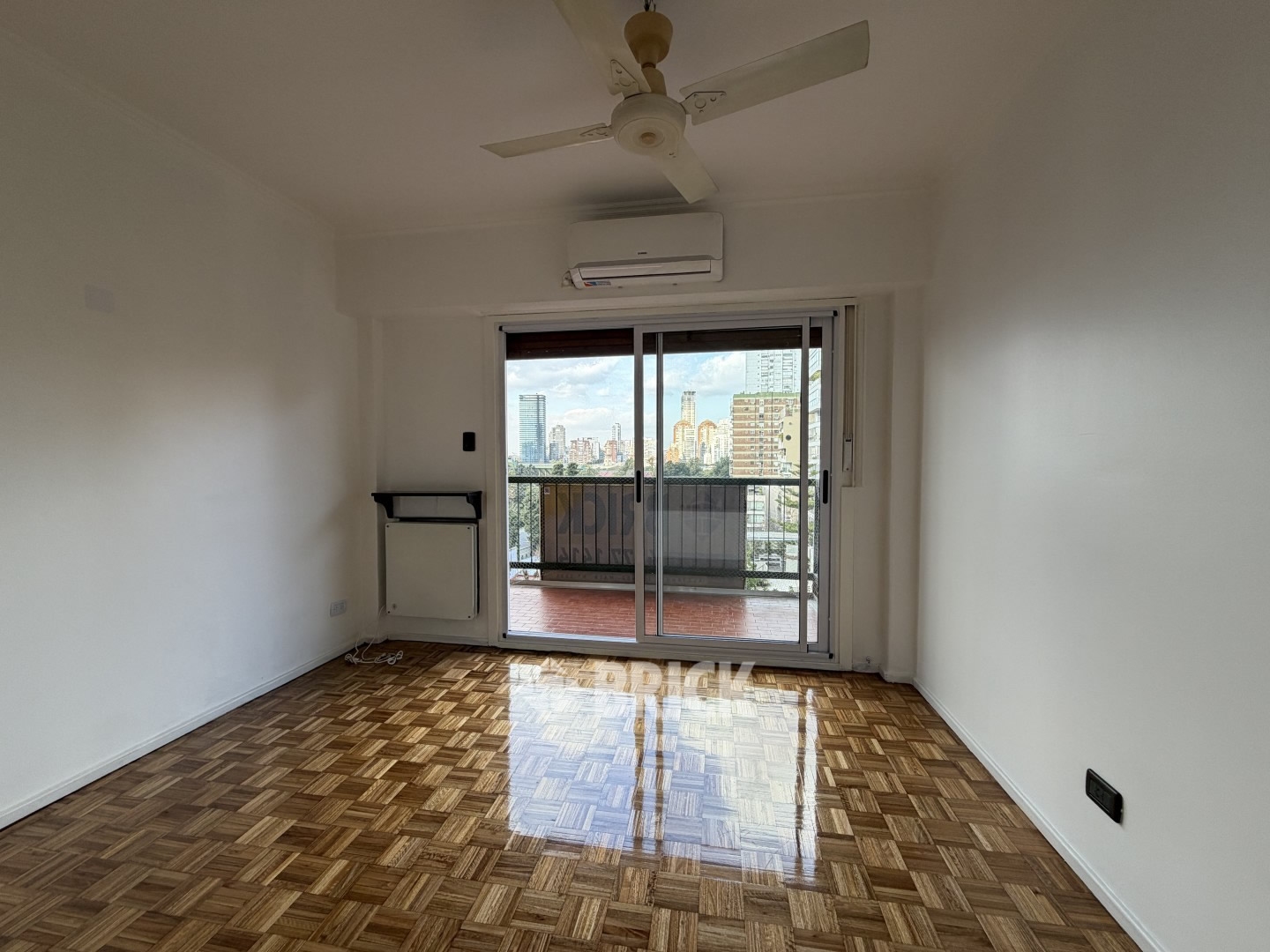 CHENAUT, AV. al 1700 Piso 8 7