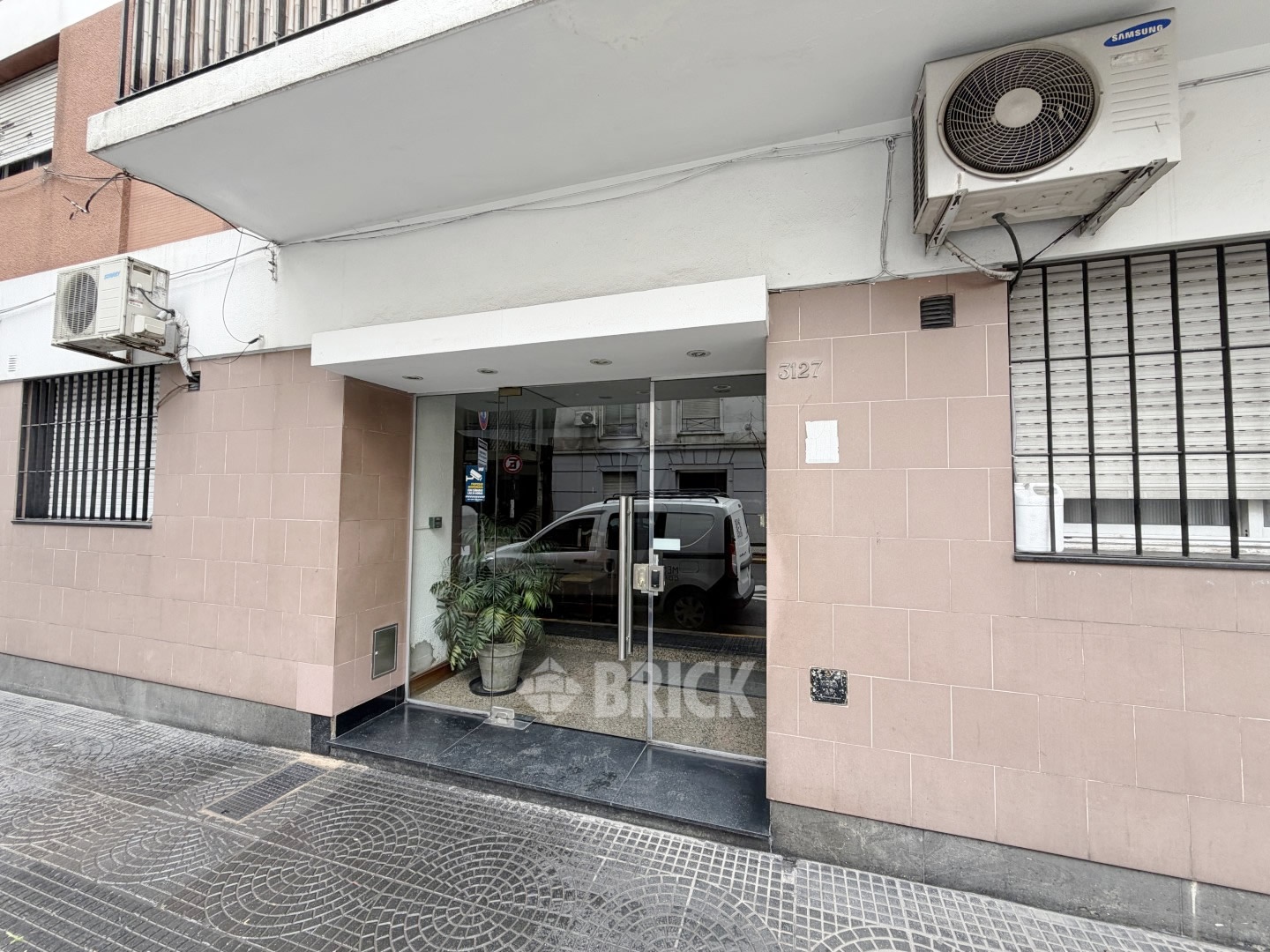 CHARCAS al 3100 Piso 8 27