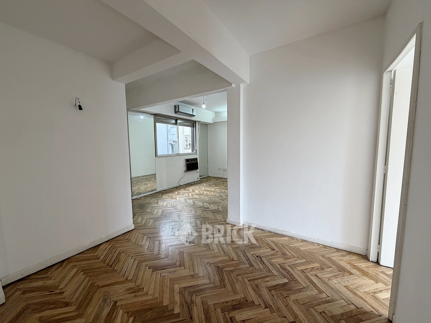 CHARCAS al 3100 Piso 8 5
