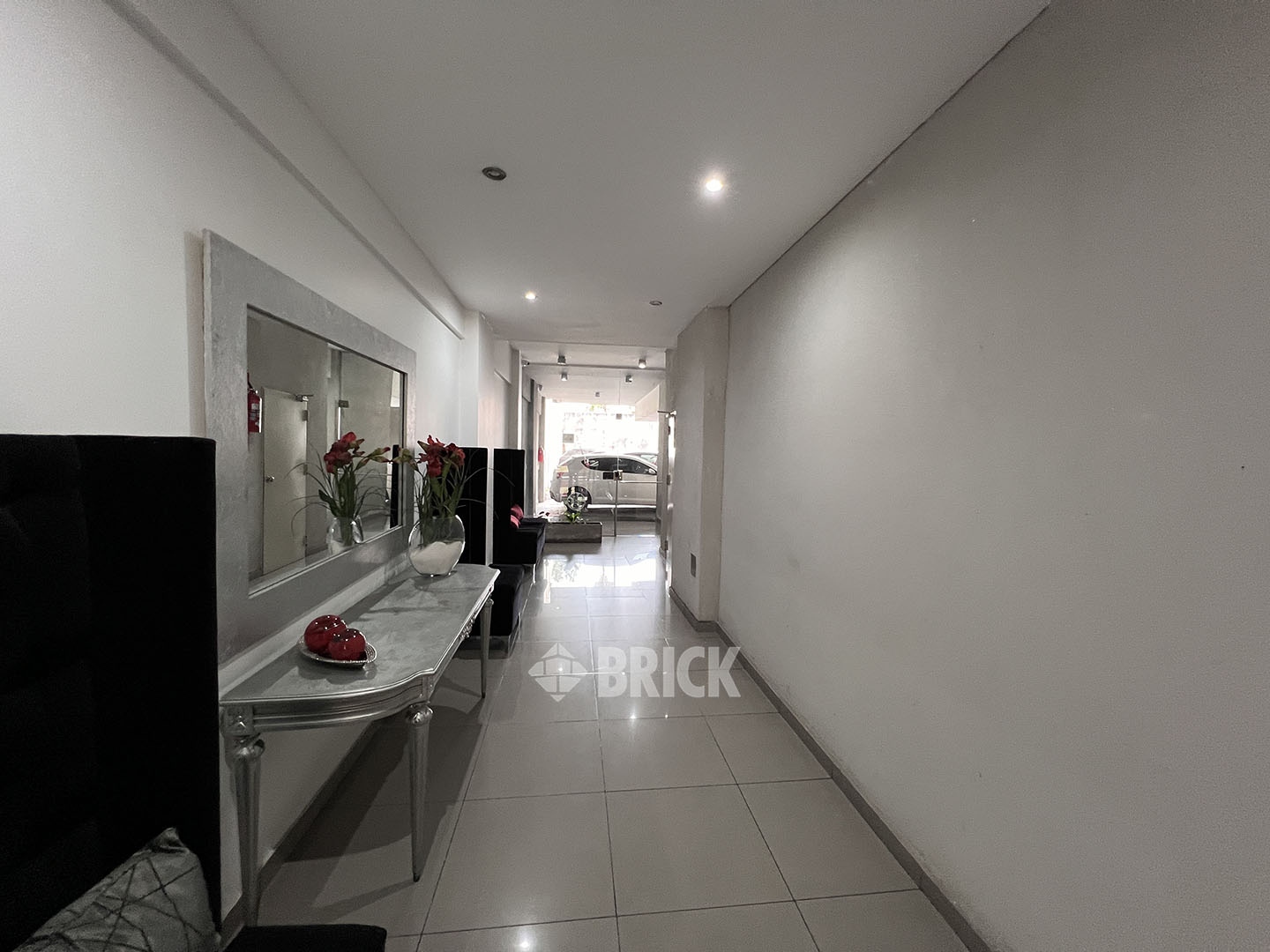 CARACAS al 1200 Piso 8 14