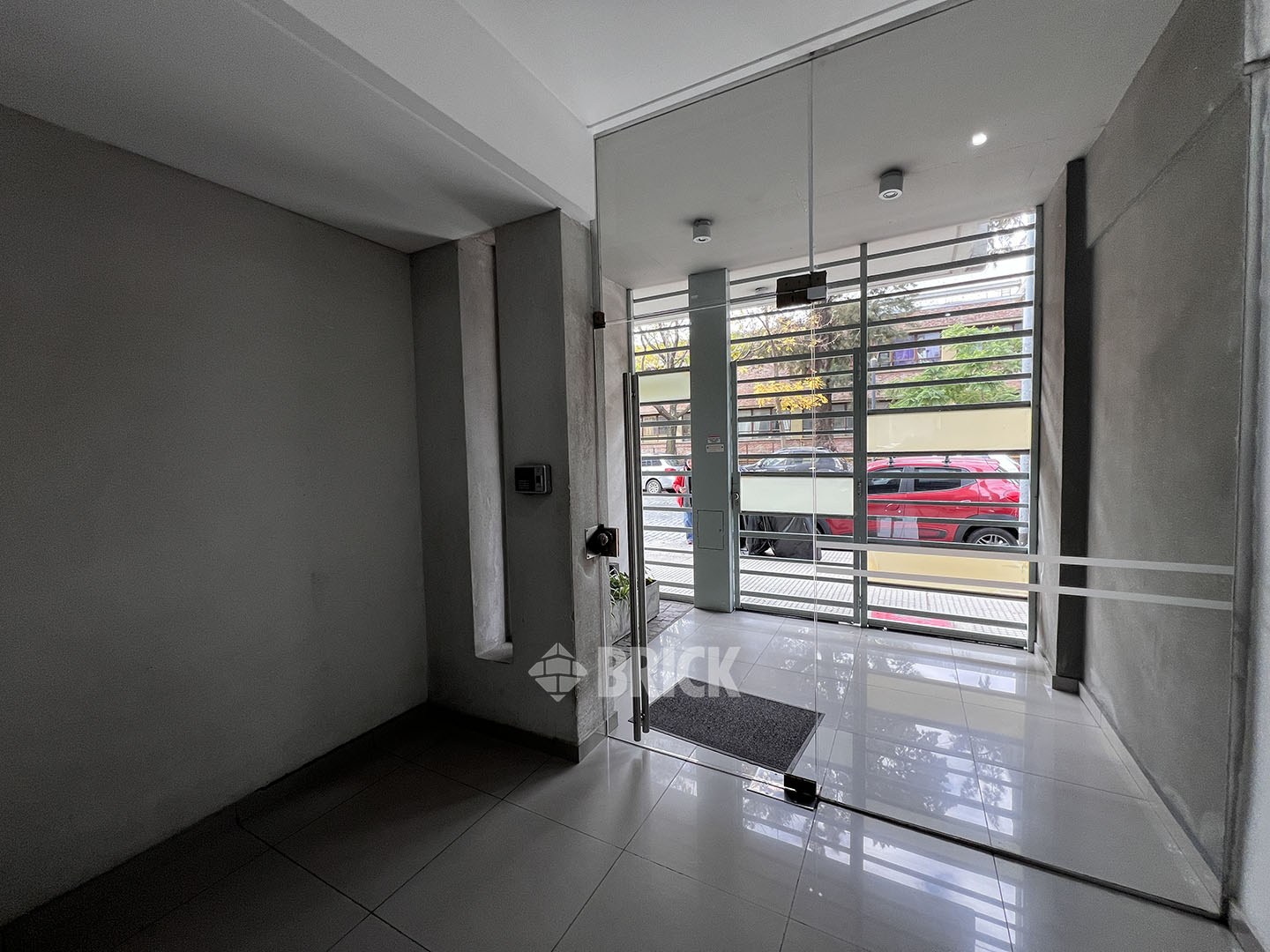 CARACAS al 1200 Piso 8 15