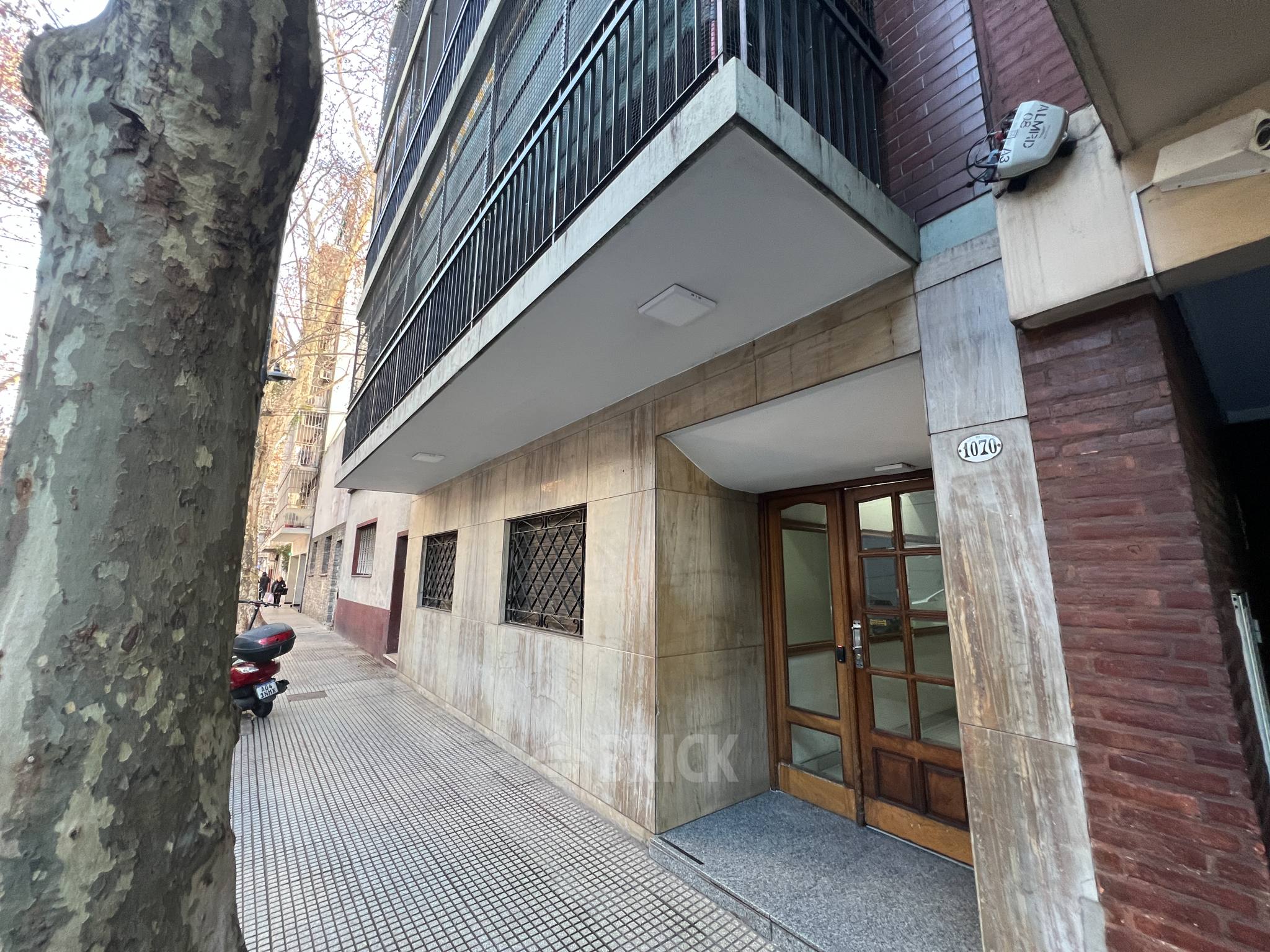 COLOMBRES al 1000 Piso 4 18