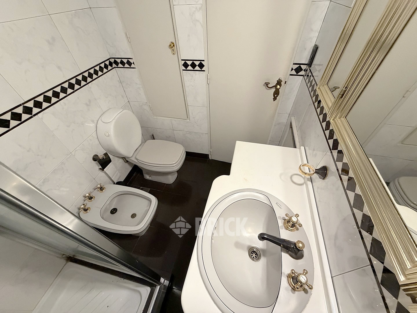 MONTES DE OCA, AV. al 400 Piso 2 17